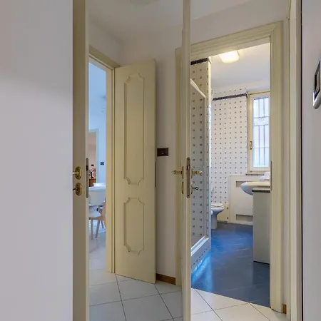 Guesthost - Doctor House - Apartment Bologna