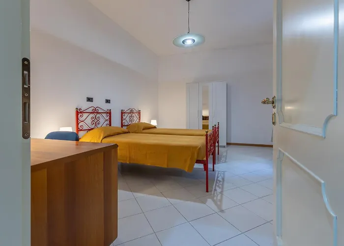 Guesthost - Doctor House - Bologna