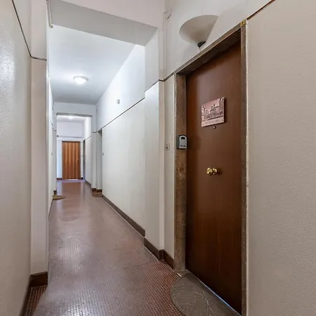 Guesthost - Doctor House - * Bolonia