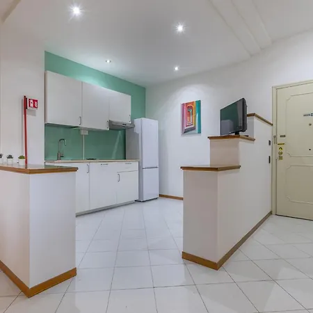 Guesthost - Doctor House - Apartment Bologna